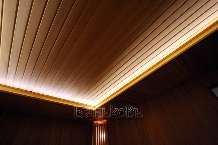 Светлая сауна в небольшом помещении - фото 13